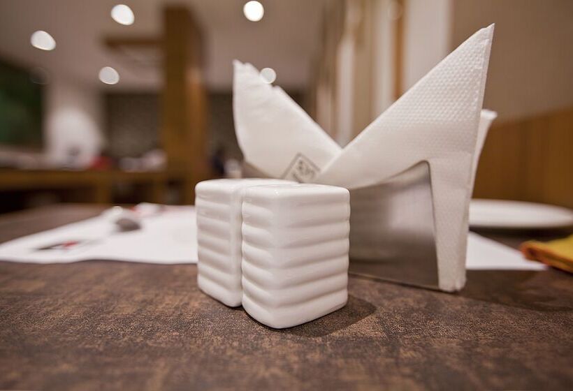 Fotos del hotel Rezaas:  3