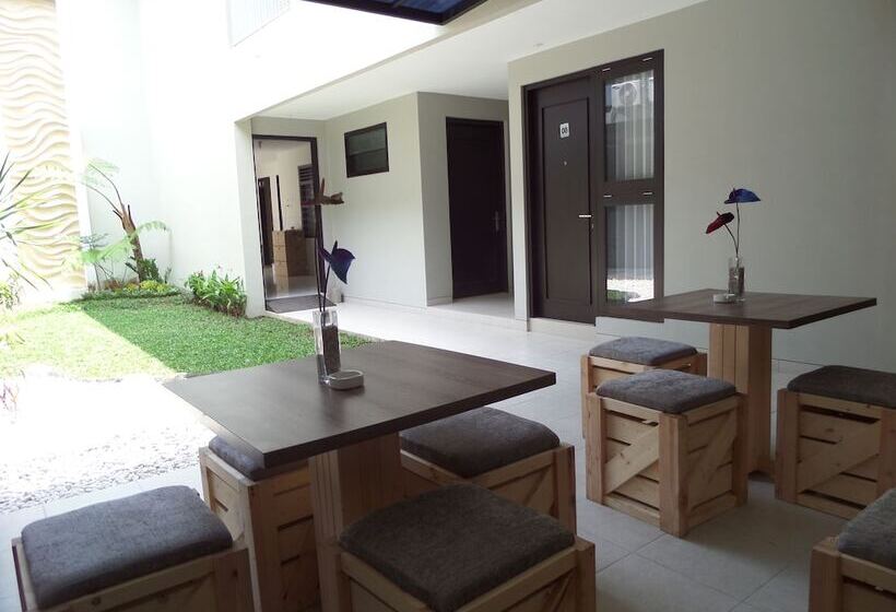 Fotos del hotel Shinta Guest House:  2