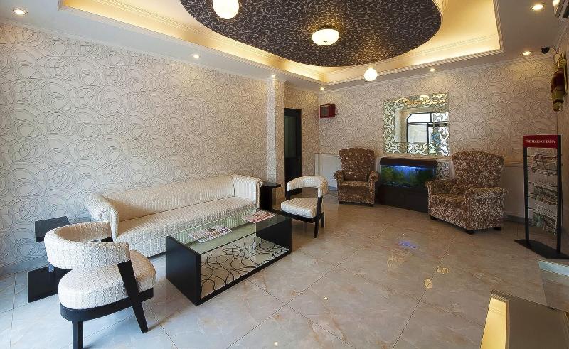 Fotos del hotel Pitrashish Premium:  6