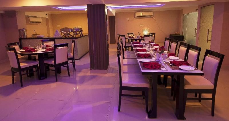 Fotos del hotel Pitrashish Premium:  3