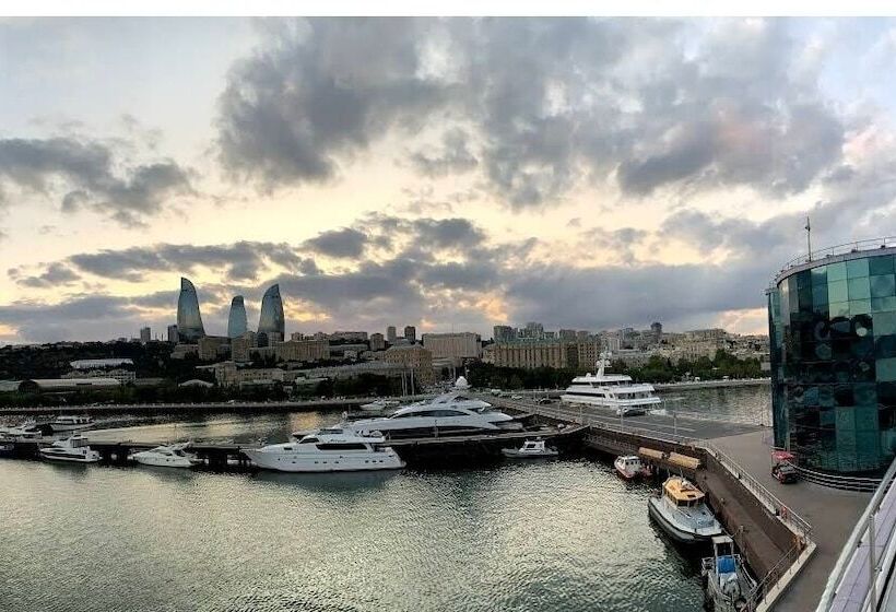 Fotos del hotel Yacht Club:  4