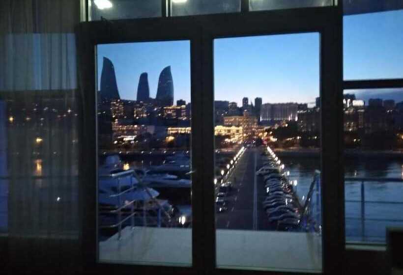 Fotos del hotel Yacht Club:  16