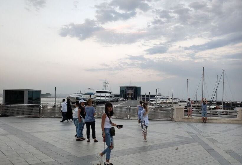 Fotos del hotel Yacht Club:  23