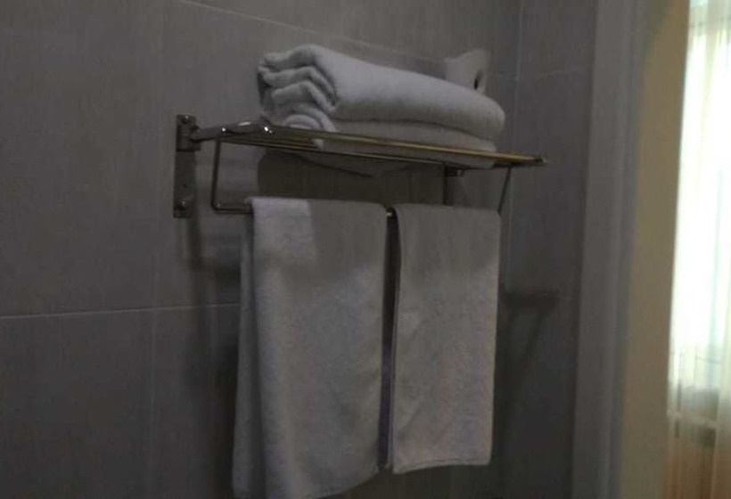 Fotos del hotel Yacht Club:  3