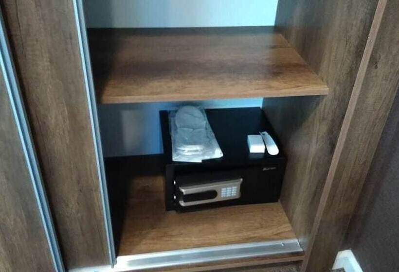 Fotos del hotel Yacht Club:  17