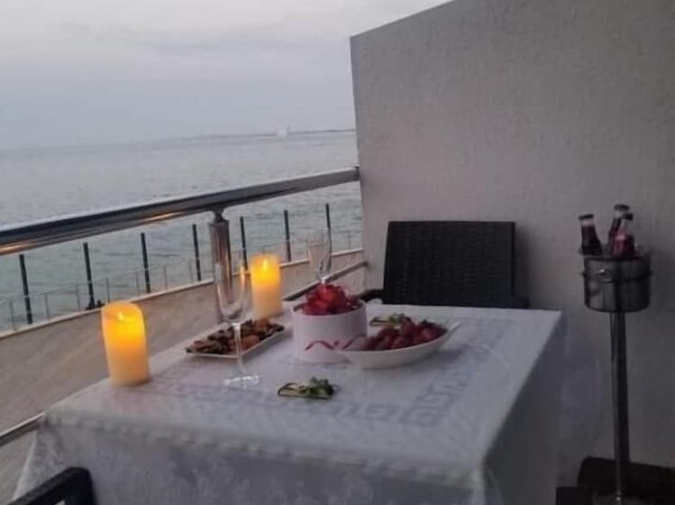 Fotos del hotel Yacht Club:  2