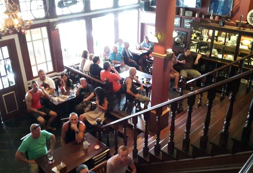 Fotos del hotel Paddy S Palms Resort:  13