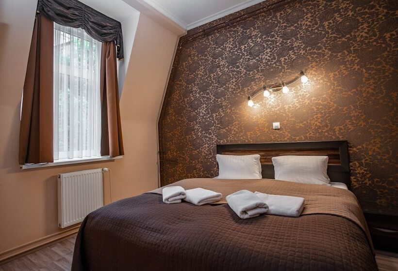 Apartments Goethe U Tri Moureninu