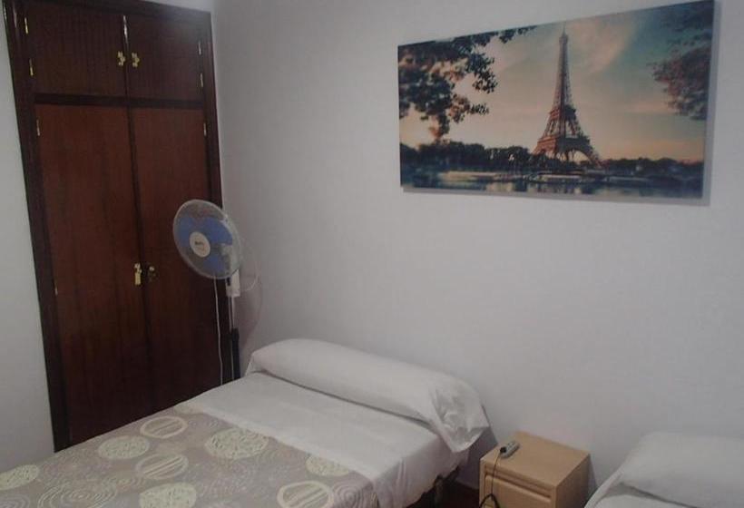 Fotos del hotel Pensión La Ferroviaria No Fumadores:  18