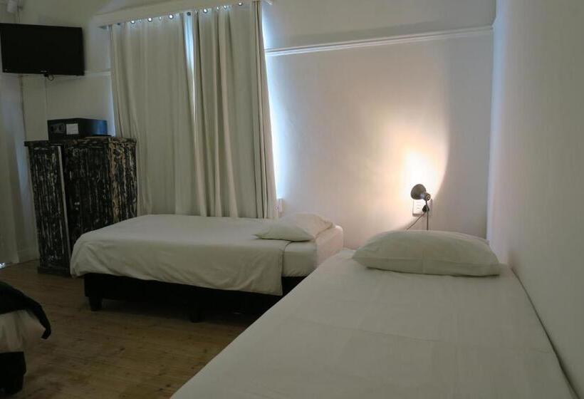 Fotos del hotel Atlantic Point Backpackers:  17