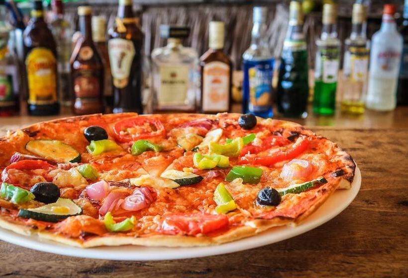 Blue Reef Sport And Fishing Lodge & Bungalows