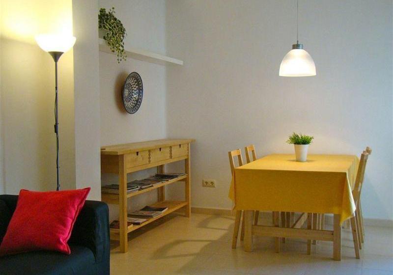 Fotos del hotel Ember Housing:  11