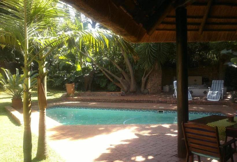 Fotos del hotel Foreigners Friend Guest House:  2