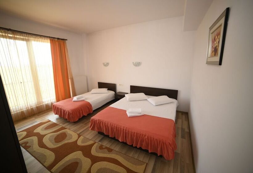 Fotos del hotel Pensiunea Zbor:  8