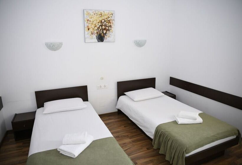 Fotos del hotel Pensiunea Zbor:  12