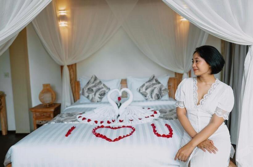 Santosha Villas & Spa