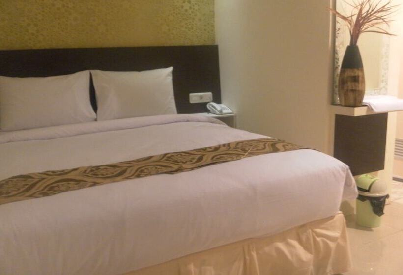 Fotos del hotel Harmoni Inn Hotel Makassar:  2