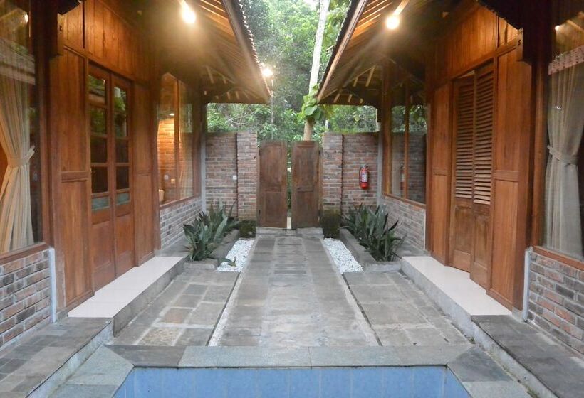 Fotos del hotel Cempaka Villa Ii:  4