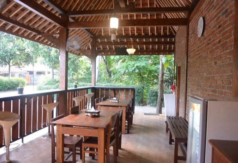 Fotos del hotel Cempaka Villa Ii:  7