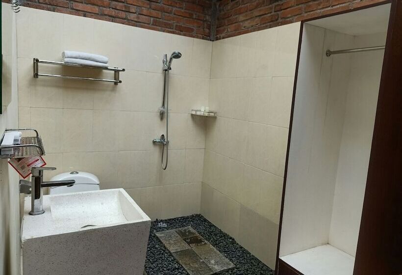 Fotos del hotel Cempaka Villa Ii:  12