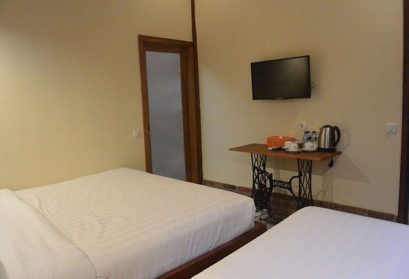 Fotos del hotel Cempaka Villa Ii:  17