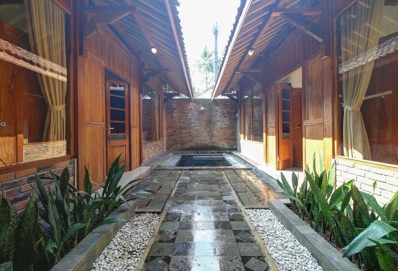 Fotos del hotel Cempaka Villa Ii:  8