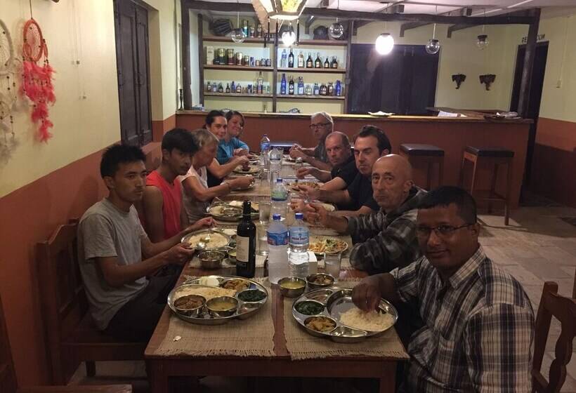 Fotos del hotel Chautari Garden Resort:  24