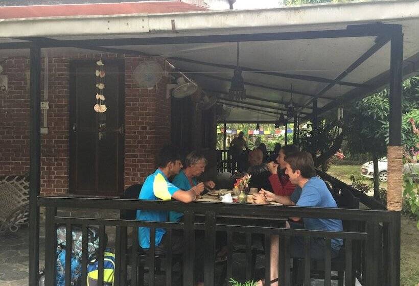 Fotos del hotel Chautari Garden Resort:  5