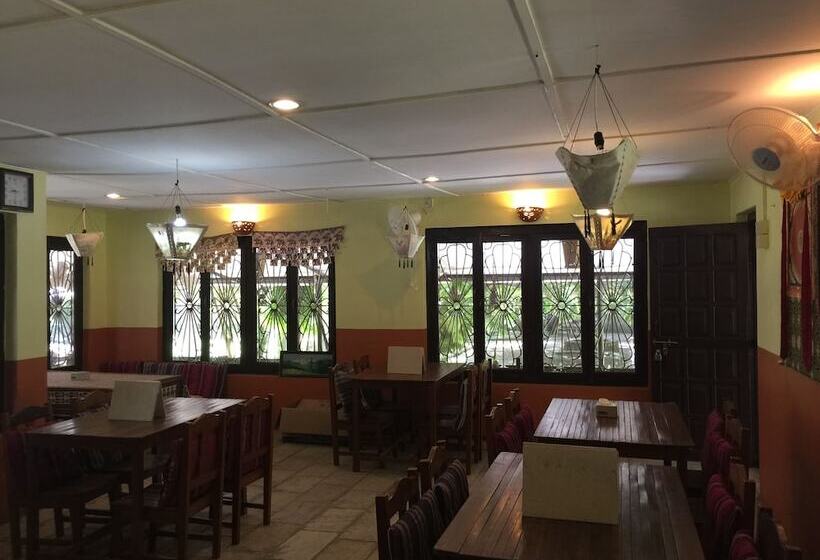 Fotos del hotel Chautari Garden Resort:  2