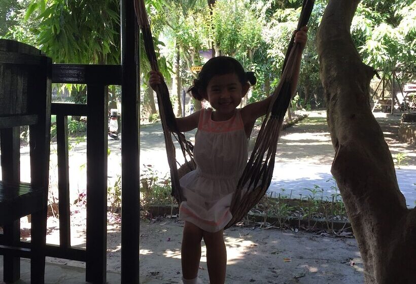 Fotos del hotel Chautari Garden Resort:  4