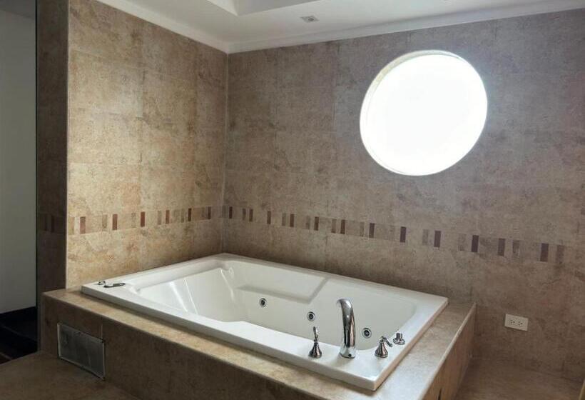 Fotos del hotel Suites Gonzalez Suarez Eco Tech:  7