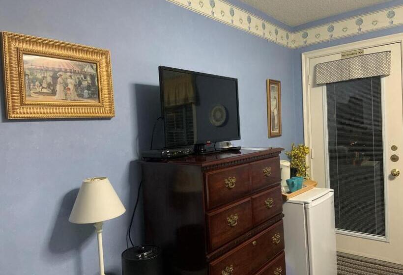 Fotos del hotel Weatherpine Inn:  25