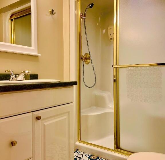 Fotos del hotel Weatherpine Inn:  9