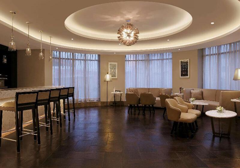 Fotos del hotel Novotel Lucknow Gomti Nagar:  4