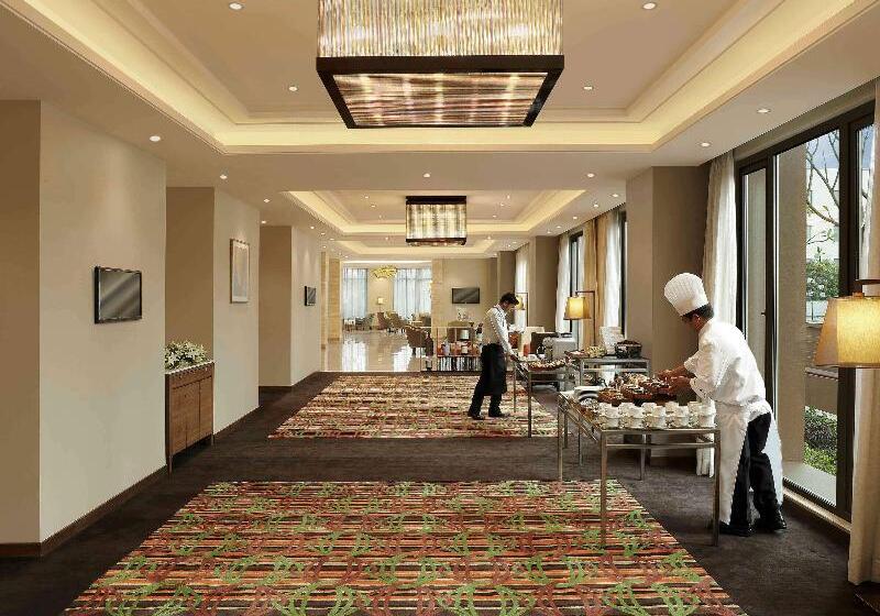 Fotos del hotel Novotel Lucknow Gomti Nagar:  14