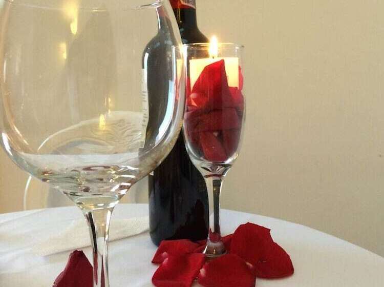 Fotos del hotel Boutique Embajada De La Feria:  9