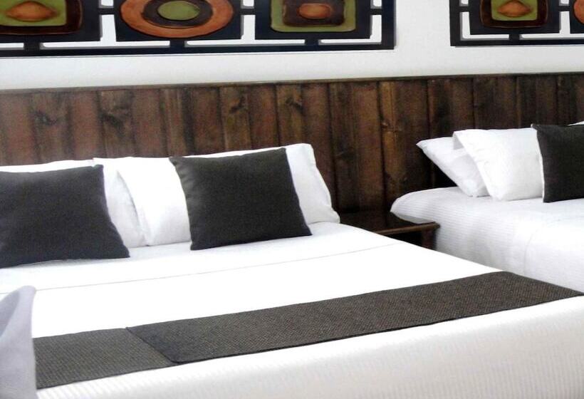 Fotos del hotel Boutique Embajada De La Feria:  25