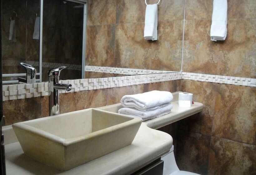 Fotos del hotel Boutique Embajada De La Feria:  8