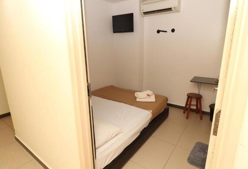 Fotos del hotel Seniman Sentul:  11