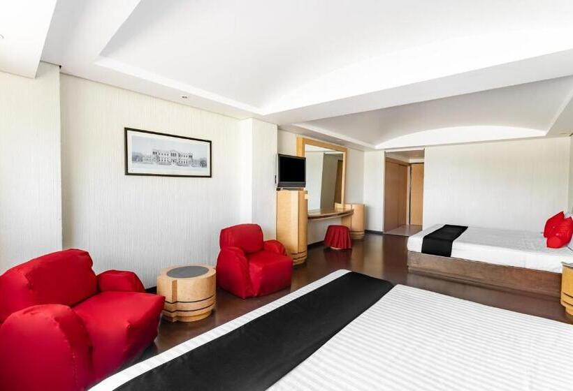 Fotos del hotel Capital O Andrade:  22