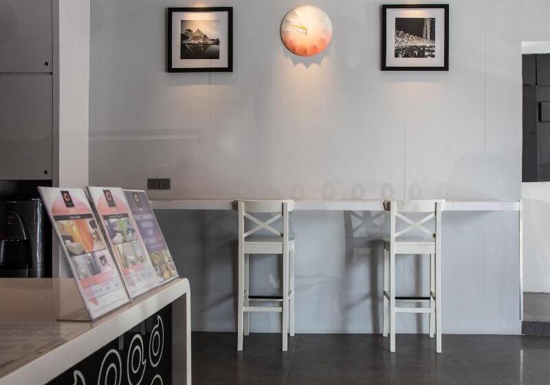 Fotos del hotel Orange Premier Hotel Taman Segar:  3