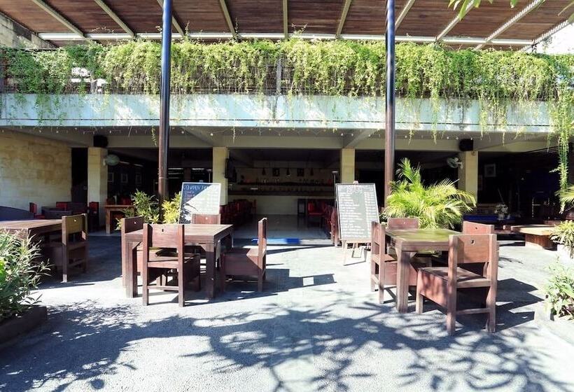 Reddoorz Plus Near Kuta Square