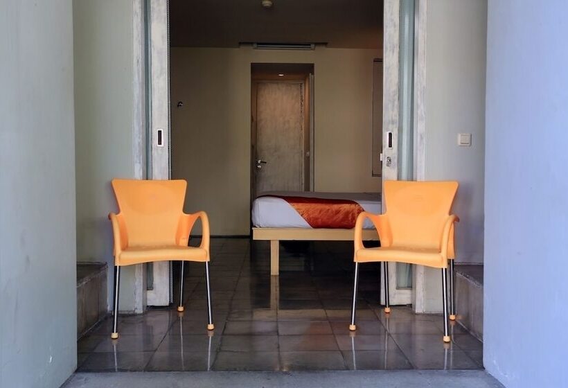 Fotos del hotel Reddoorz Plus Near Kuta Square:  12