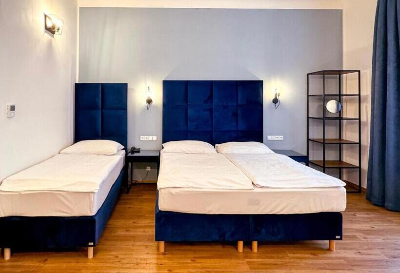 Fotos del hotel Garden Court:  21