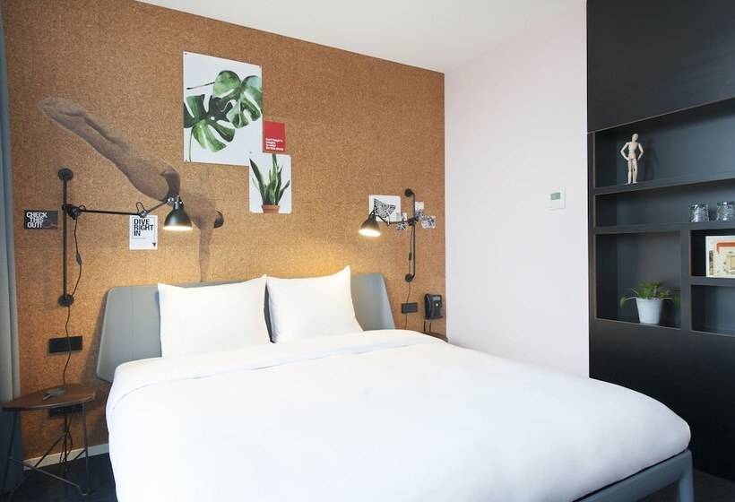 Fotos del hotel Conscious Hotel The Tire Station:  7