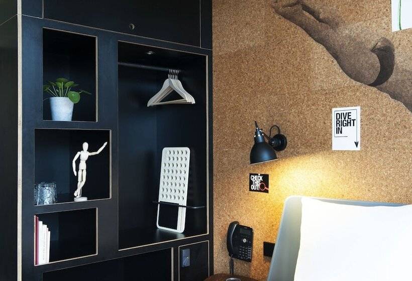 Fotos del hotel Conscious Hotel The Tire Station:  25