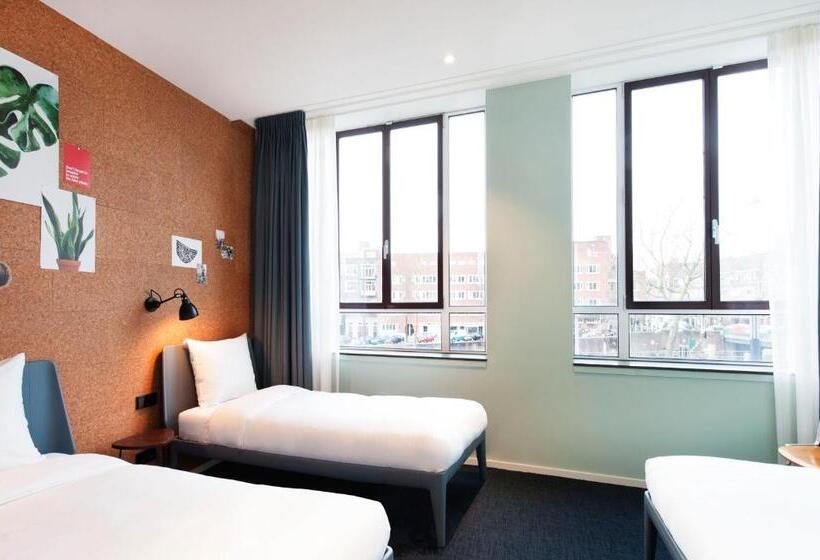 Fotos del hotel Conscious Hotel The Tire Station:  16