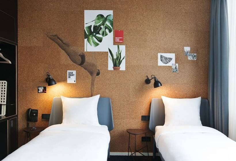 Fotos del hotel Conscious Hotel The Tire Station:  10