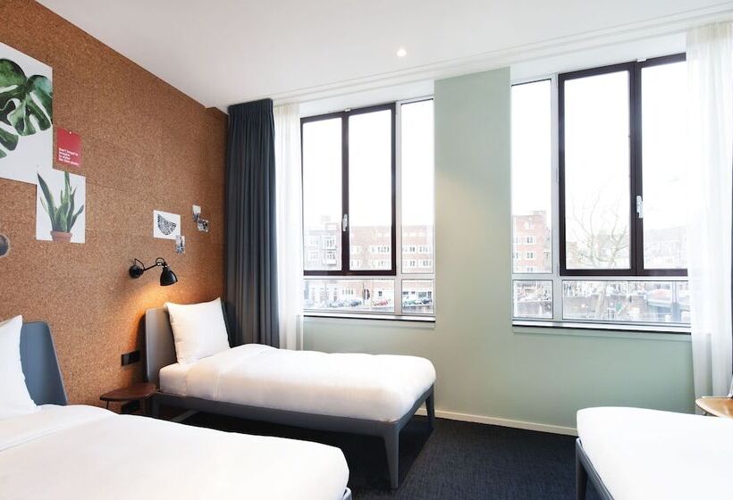 Fotos del hotel Conscious Hotel The Tire Station:  6