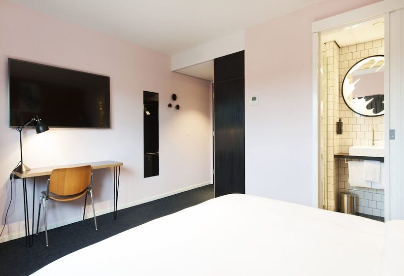 Fotos del hotel Conscious Hotel The Tire Station:  17